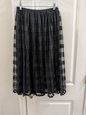 O2 Collection Black Sheer Plaid Pleated Midi Skirt Size M